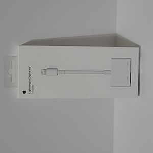 Apple Lightning to Digital AV (HDMI) Adapter MD826AM/A NIB